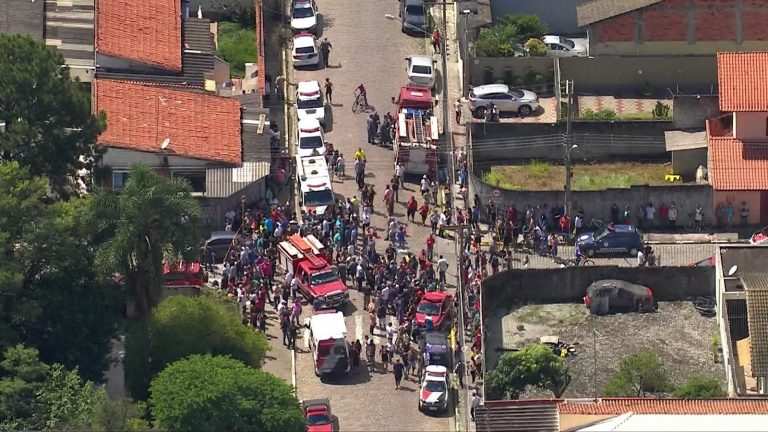 Jovens invadem escola e matam crianças e funcionários em São Paulo