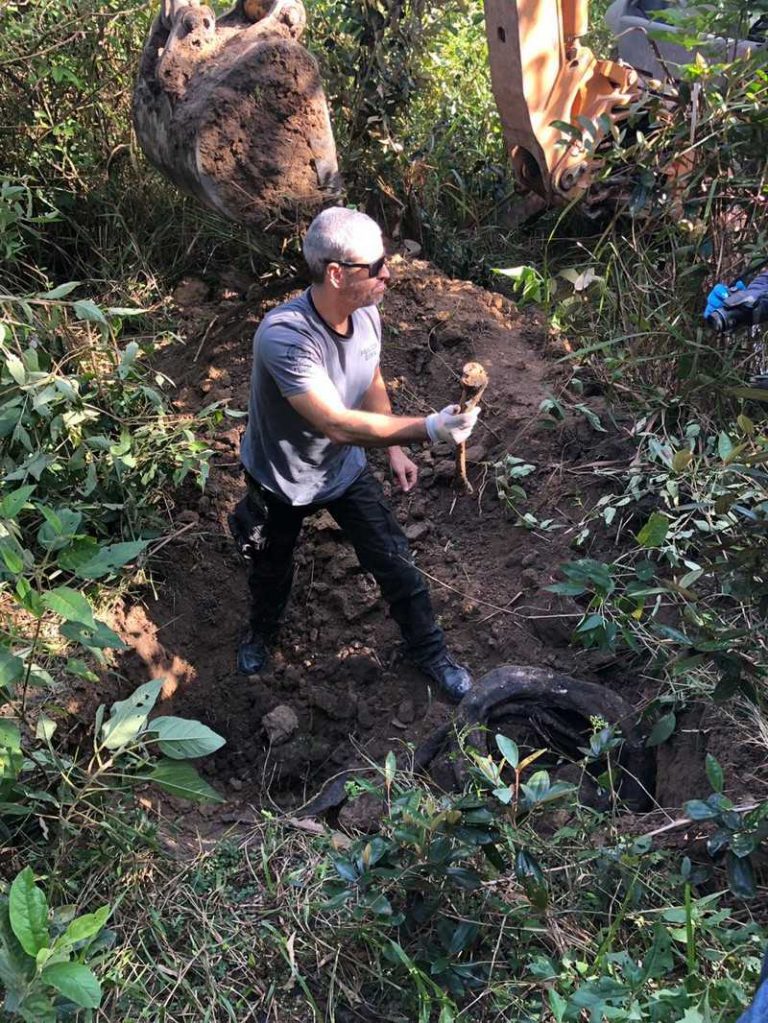 Cinco corpos são encontrados em outro cemitério clandestino em Itaboraí