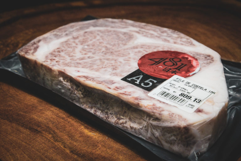 Boutique oferece melhor carne do mundo a mais de R$ 1 mil em São Gonçalo