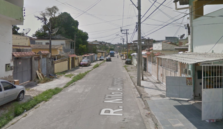 Criminoso invade casa dizendo ser polícia e mata homem na frente da esposa em São Gonçalo