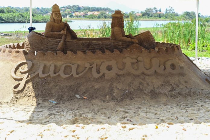 Esculturas de areia são a novidade na paisagem de Maricá