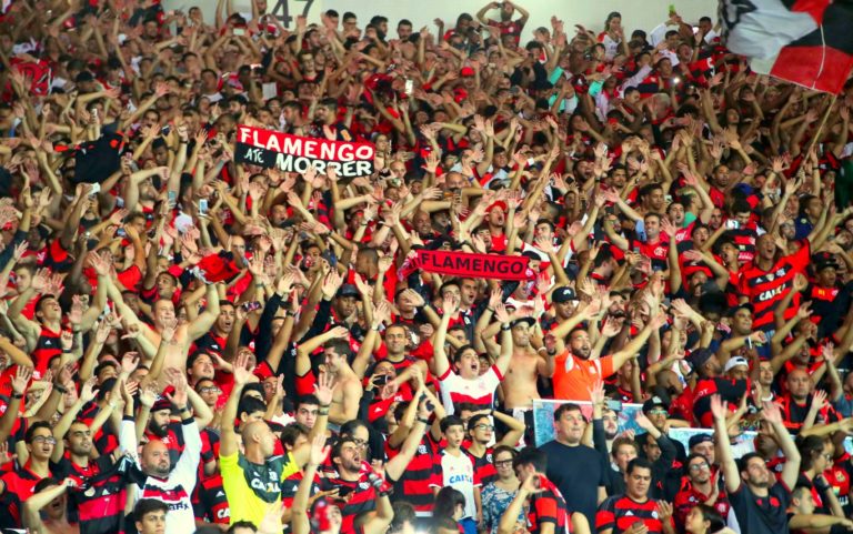 Um em cada cinco brasileiros torcem para o Flamengo, diz pesquisa