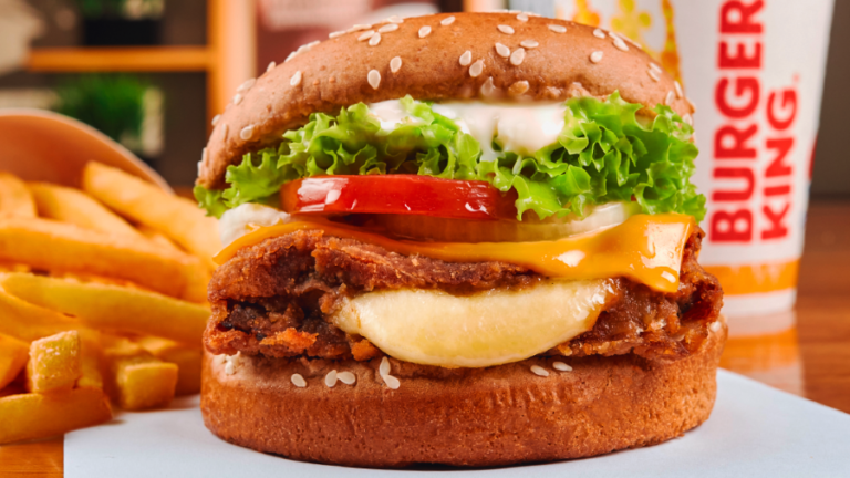 É guerra? Burger King faz 3 sanduíches por R$ 5 nesta Black Friday