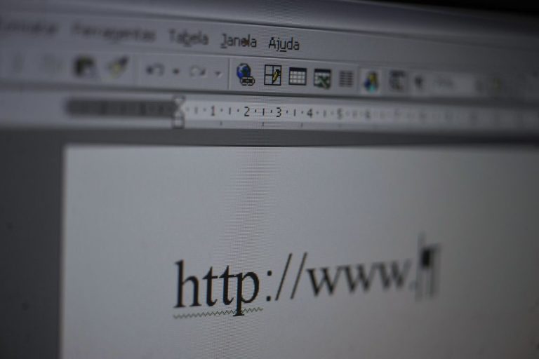 Criador da WWW propõe contrato para ‘consertar’ internet