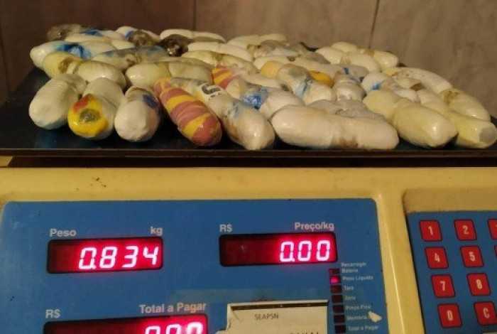 Preso é encontrado com 34 saquinhos no estômago durante visita em Bangu