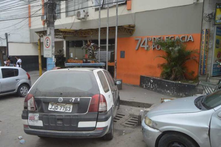 SG: Criminosos atacam veículo blindado da PM no Jardim Catarina