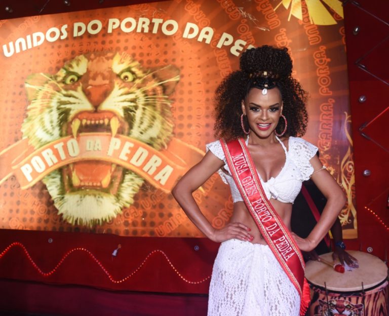 Porto da Pedra apresenta Anny Alves como musa
