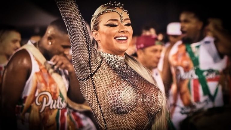 Ex-musa da Unidos da Tijuca, Juju Salimeni esbanja boa forma em ensaio para o Carnaval 2020