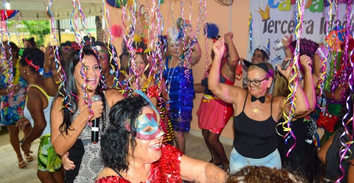 Terceira idade fará seu baile de carnaval nesta quarta-feira em Maricá