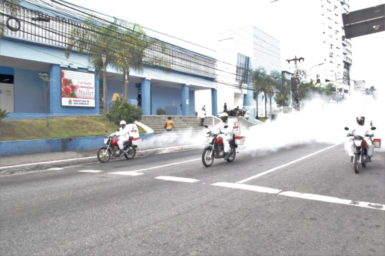 Prefeitura de São Gonçalo faz desinfecção de ruas contra o coronavírus