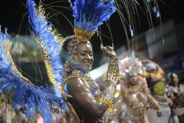 Escolas de Maricá fazem desfile grandioso na Passarela do Samba