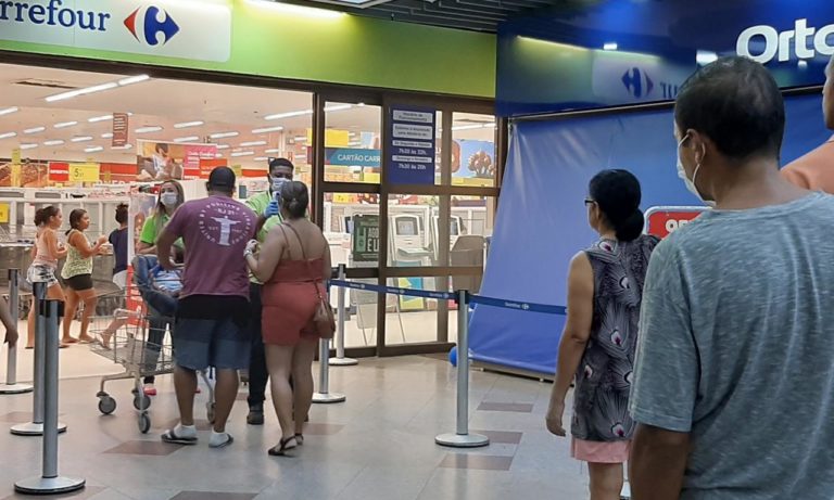 Coronavírus: Supermercados de São Gonçalo verificam a temperatura de clientes para liberar a entrada