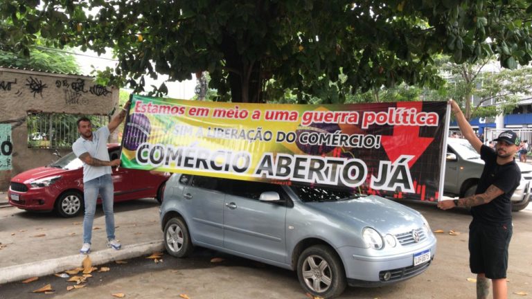 Coronavírus: Comerciantes de São Gonçalo fazem carreata contra fechamento do comércio