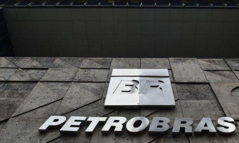Petrobras reduz preços da gasolina vendida nas refinarias em 8% e do diesel em 4%