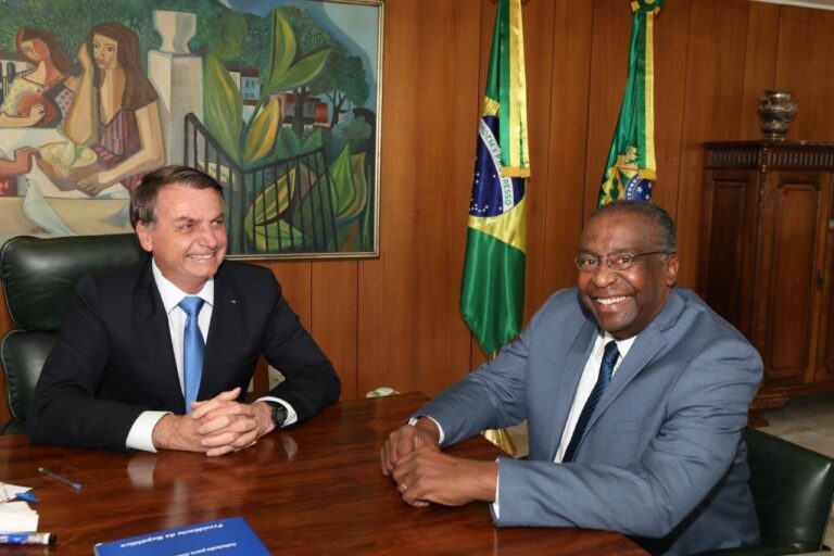 Bolsonaro nomeia novo ministro da Educação