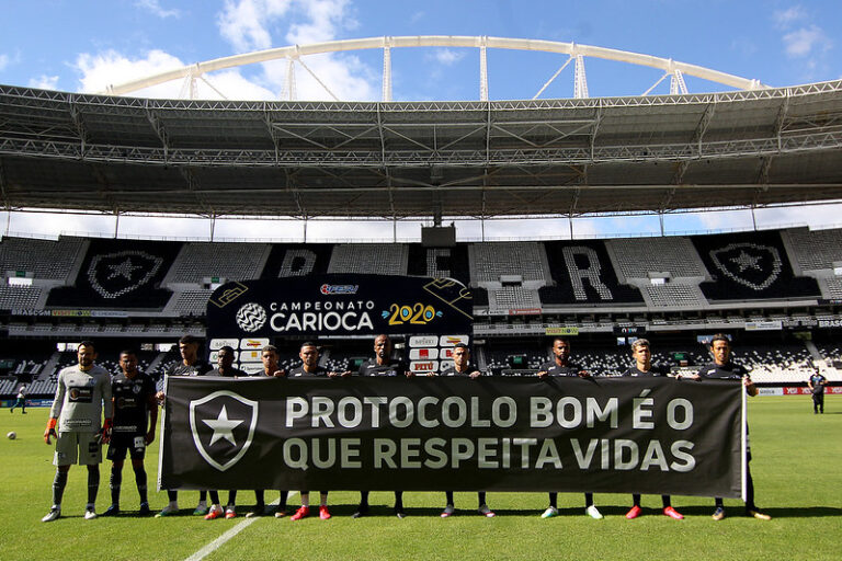 Rodada do Carioca é marcada por muitos gols e protestos