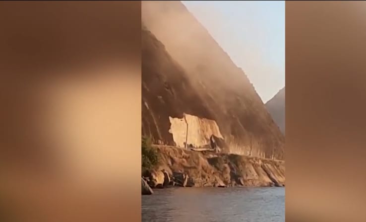 Deslizamento de rocha bloqueia via na entrada da Fortaleza de Santa Cruz, em Niterói; Veja o vídeo