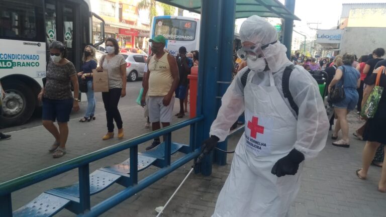 Cruz Vermelha realiza ações de desinfecção e prevenção contra o coronavírus nas ruas de São Gonçalo