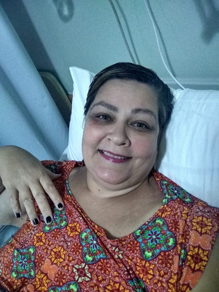 Diabética e hipertensa, mulher de 50 anos vence o coronavírus em hospital de Niterói