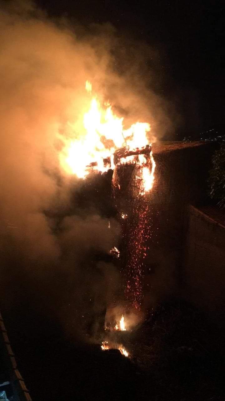 Tradicional fábrica em São Gonçalo pega fogo