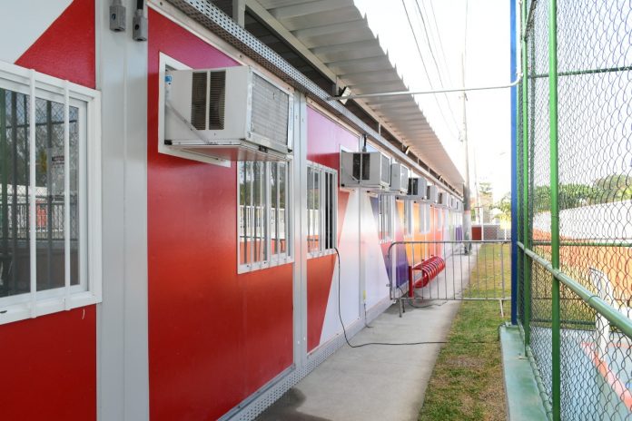 Prefeitura de Maricá entrega a primeira escola de ensino médio de Itaipuaçu