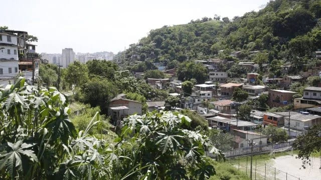 Após operação, Polícia Militar anuncia ocupação do Complexo do Viradouro, em Niterói