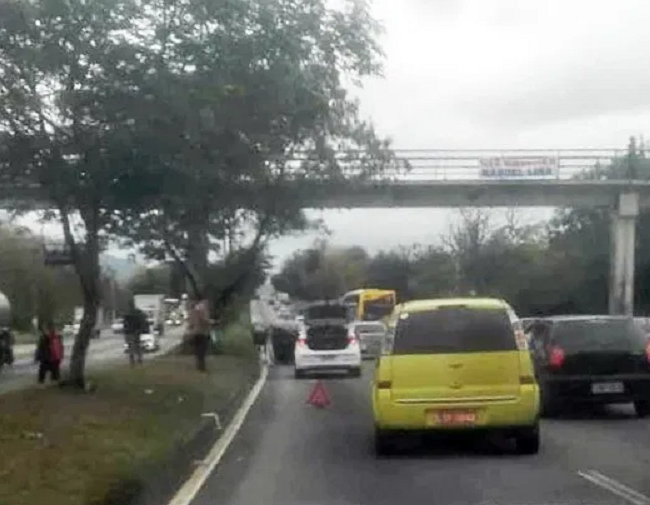 Manhã de acidentes em São Gonçalo deixa dois feridos na BR-101 e na RJ-104