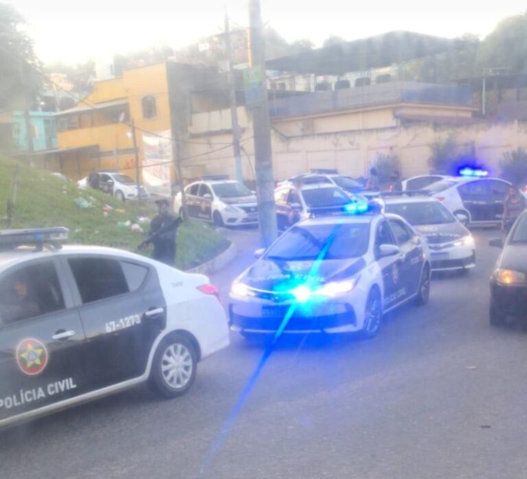 Polícia faz operação no Complexo do Salgueiro para localizar cemitério clandestino