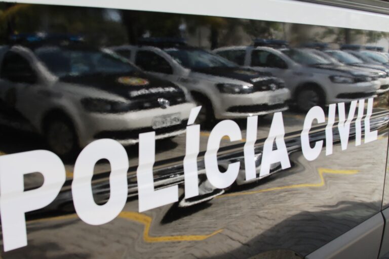 Grupo é preso acusado de negociar carros roubados e furtados em depósito público de Niterói
