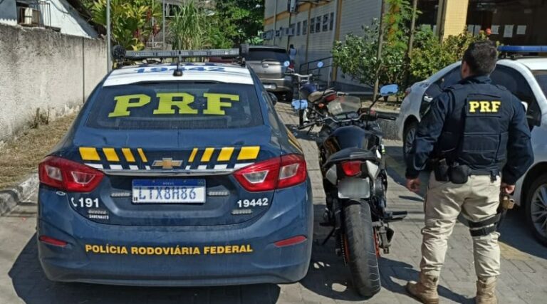 Dupla é presa com motocicleta roubada há oito anos na Rio-Teresópolis