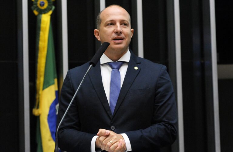 Ex-deputado federal Marcelo Delaroli do PL é lançado como pré-candidato a prefeito de Itaboraí