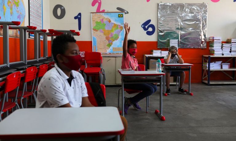 Rio reinicia hoje aulas para alunos do terceiro ano do ensino médio