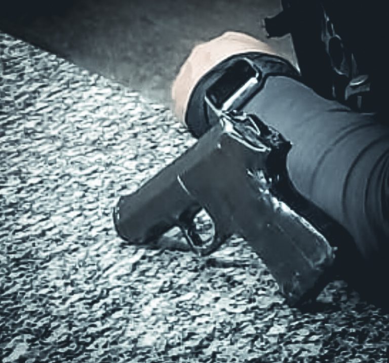 Dupla é presa com arma de brinquedo em Niterói