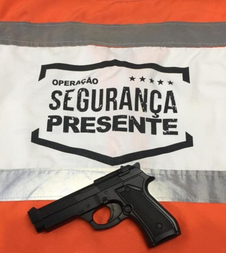 Policiais detêm homem com arma de brinquedo em Niterói