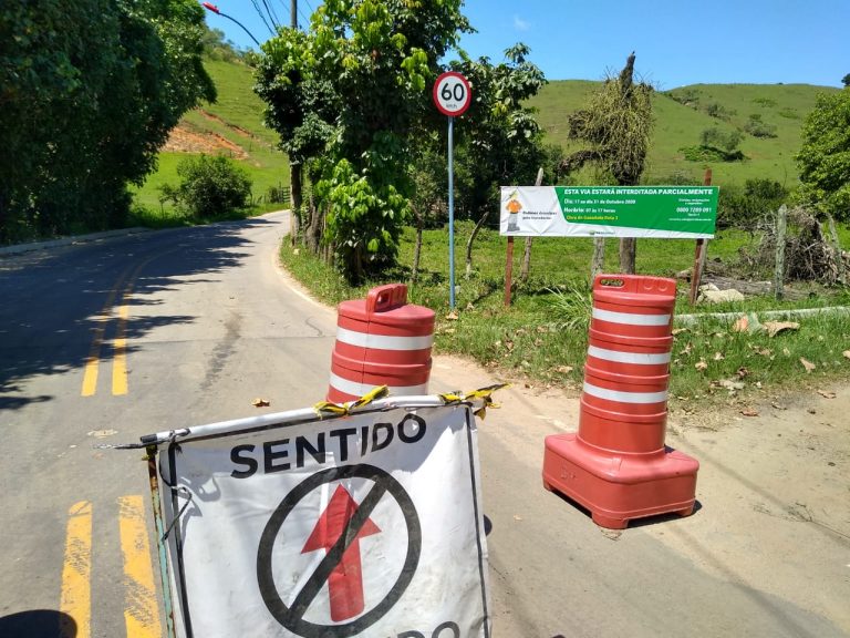 Maricá: Estrada Antônio Callado, no Pindobal, tem trânsito interrompido para obras
