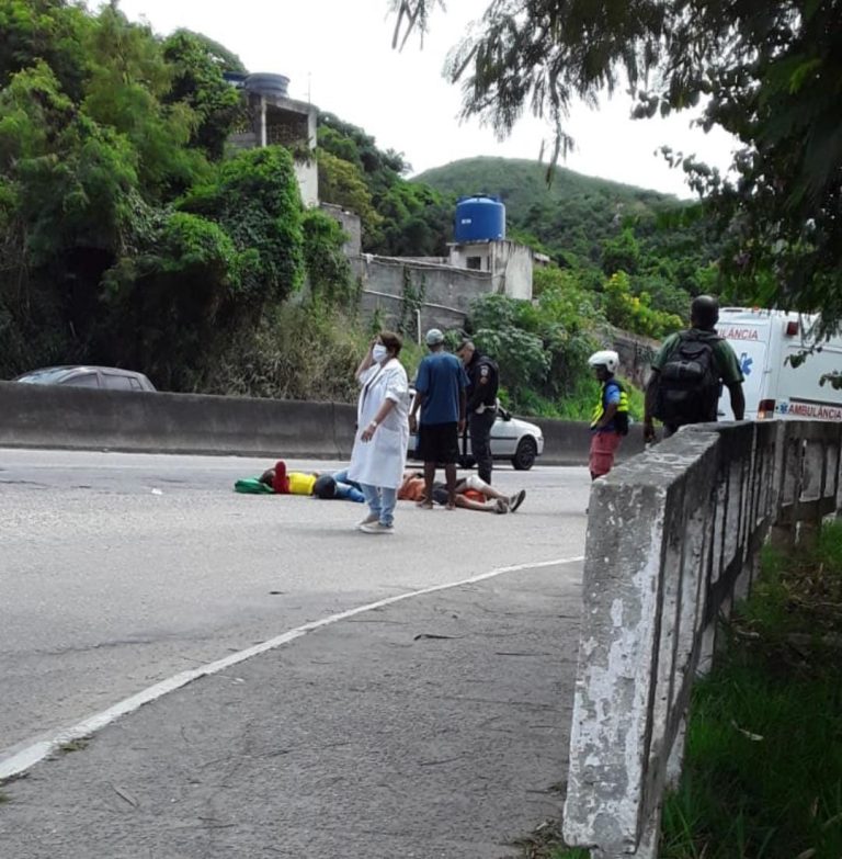 Motociclista sofre acidente na RJ-104, em Niterói
