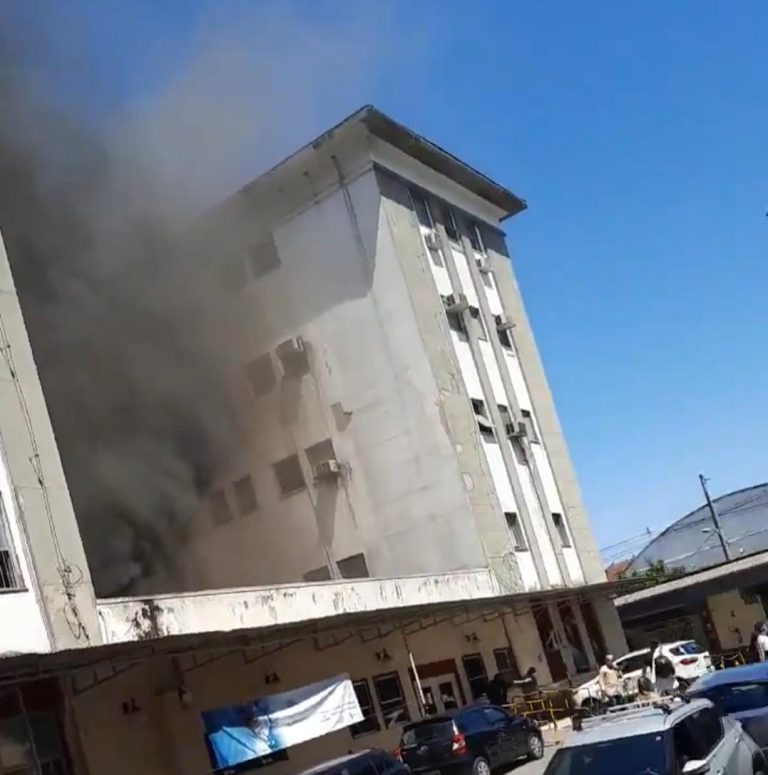 Incêndio atinge Hospital Geral de Bonsucesso; Veja o vídeo