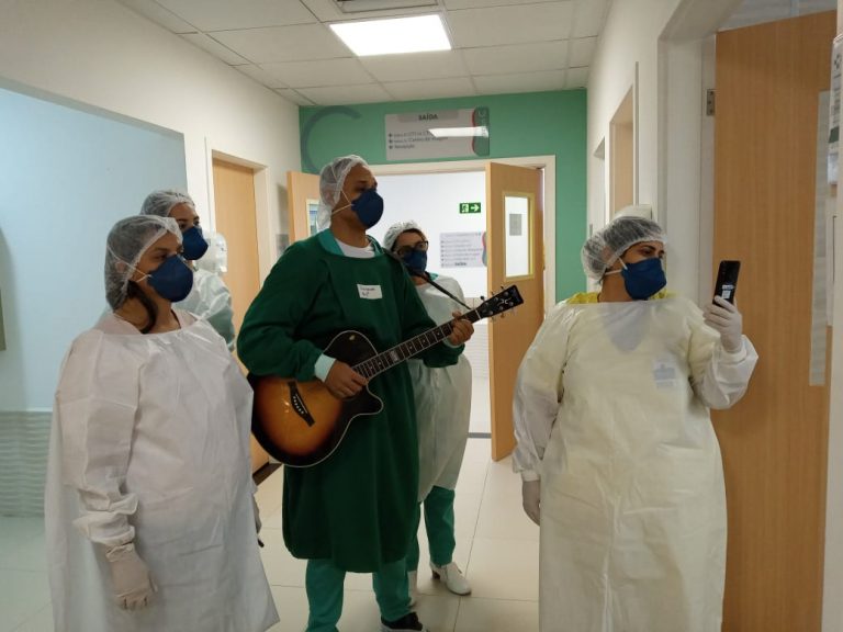 Música para os pacientes do Hospital Dr. Ernesto Che Guevara