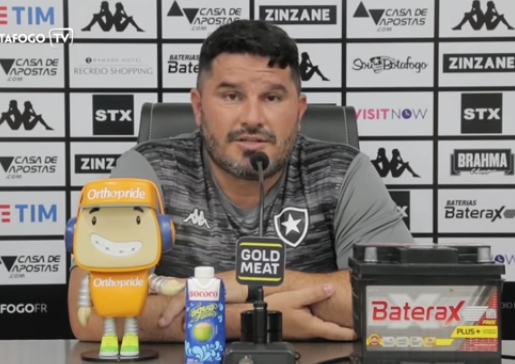 Botafogo anuncia que técnico Eduardo Barroca testou positivo para covid-19