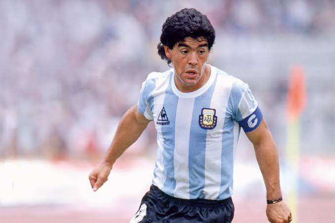 Diego Armando Maradona: o mais brasileiro dos argentinos