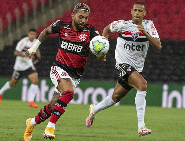 Na estreia de Ceni, Hugo falha com os pés e São Paulo vence o Flamengo