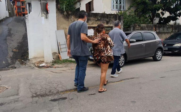 Polícia ‘aposenta’ ‘Vovó do Crime’: mulher com 18 mandados de prisão é presa em Niterói