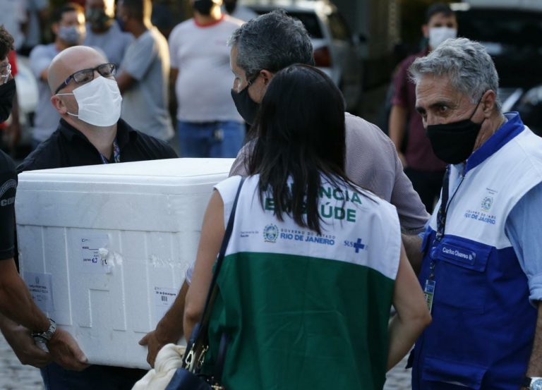 Vacinas contra Covid-19 chegam ao Centro de Distribuição em Niterói