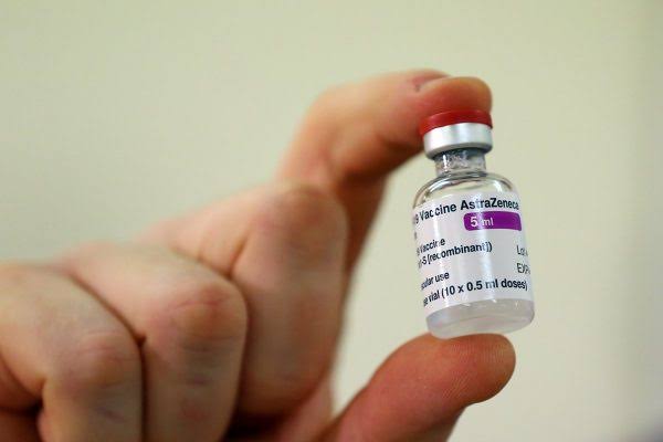 Fiocruz adia para março entrega de doses da vacina de Oxford