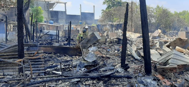 Incêndio destrói colônia de pescadores em São Gonçalo