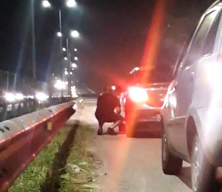 Vídeo: Tiros levam pânico a motoristas e carros voltam na contramão na BR-101, em São Gonçalo