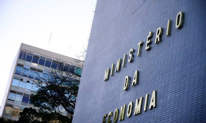 Ministério da Economia abre processo seletivo com 590 vagas