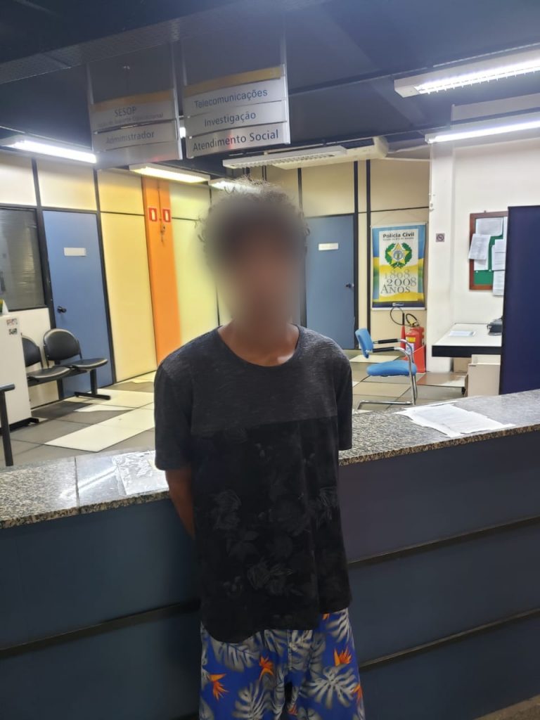 Rapaz invade agência bancária em Niterói e é preso na fuga
