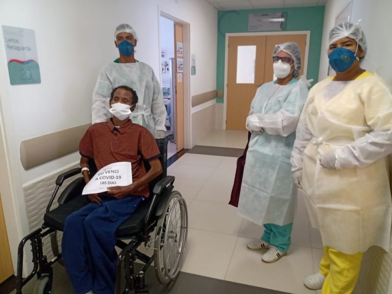 Após 185 dias de internação, paciente vence a Covid-19 em Maricá