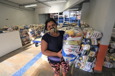 Covid-19: Niterói se prepara para doar cestas básicas a famílias carentes; veja onde retirar